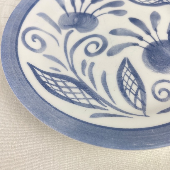 Corelle by Corning Oceanview Blue Floral - Set of 3 Salad or Bread Plates - Picture 3 of 6